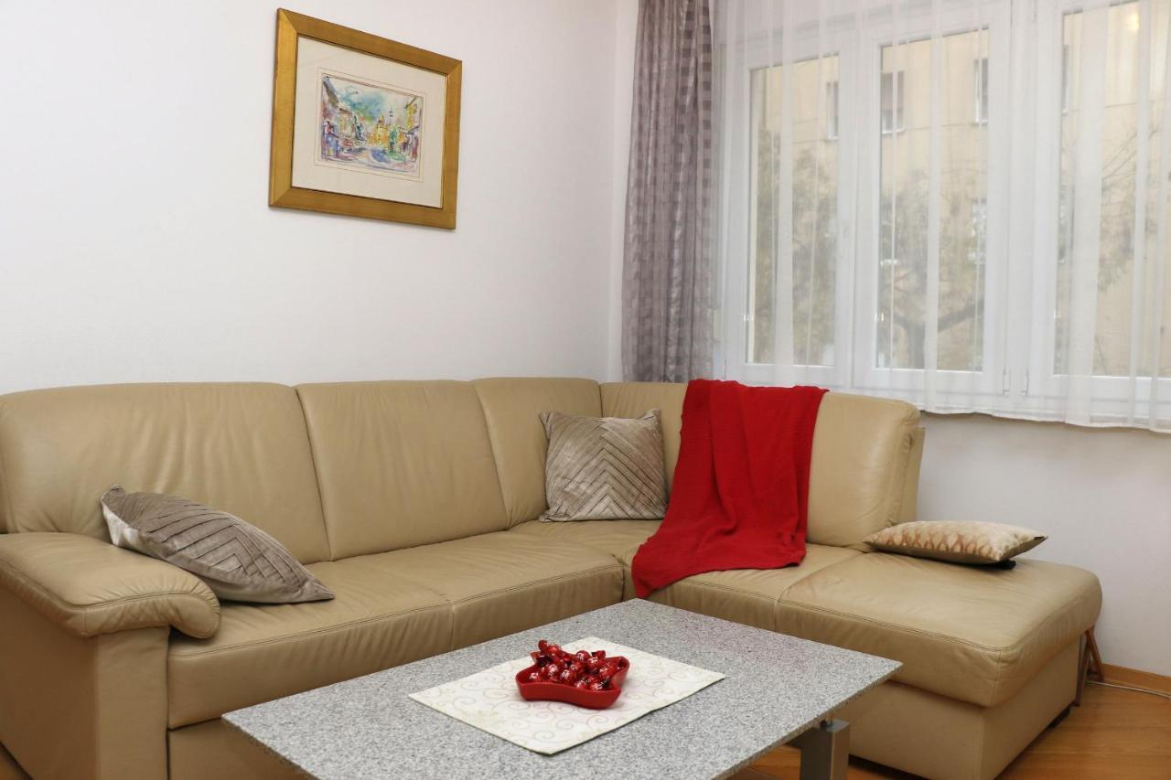 Apartment Elena 1, Zagreb City With Garage Екстериор снимка