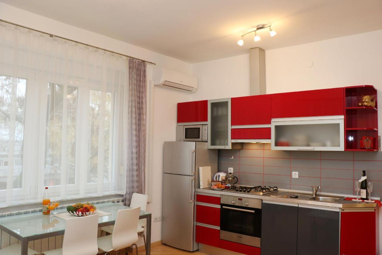 Apartment Elena 1, Zagreb City With Garage Екстериор снимка